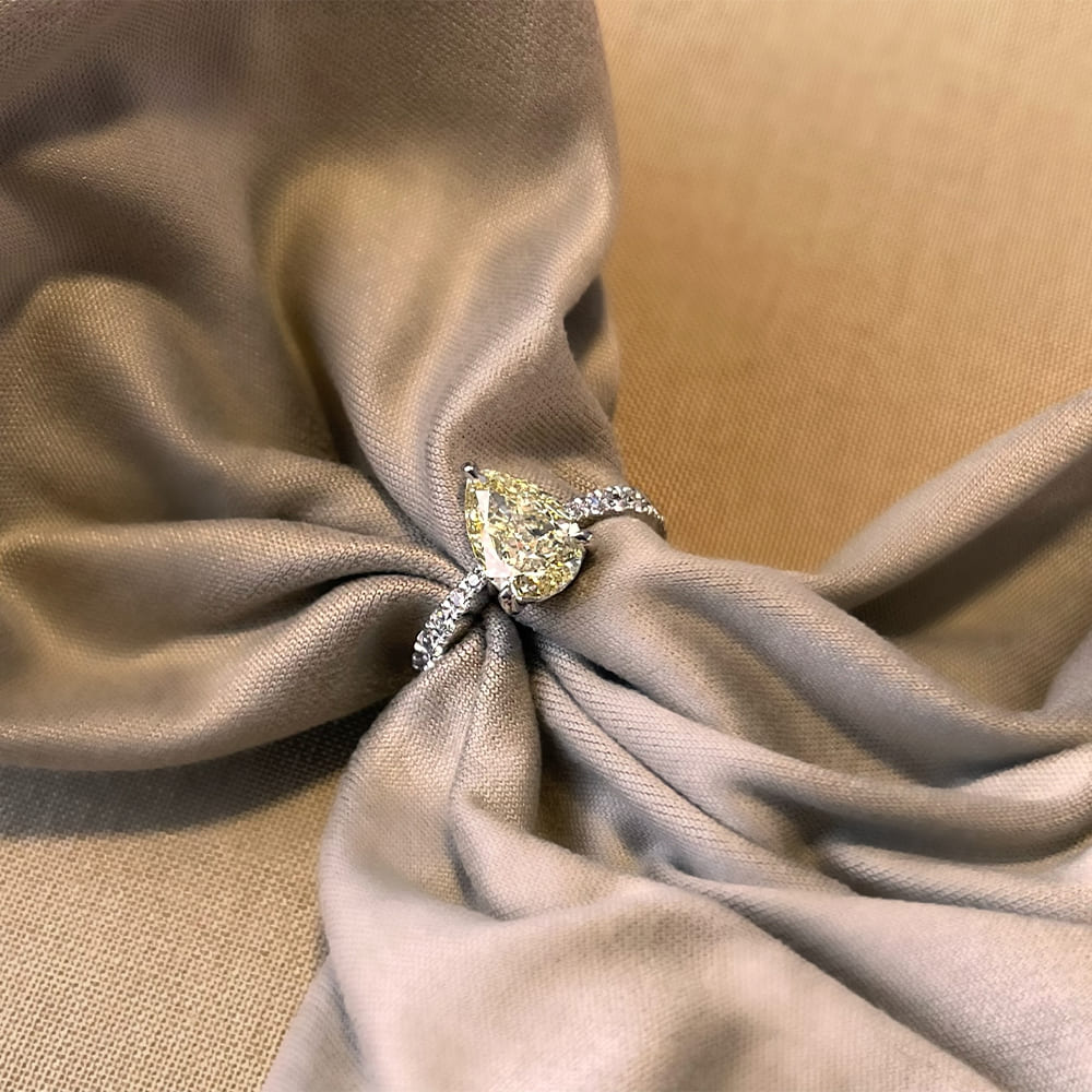 Mundwiler_Pearring_1000x1000