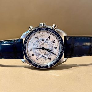 Speedmaster von Omega bei Mundwiler Juwelen in Winterthur