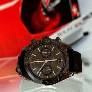 Speedmaster Moonwatch Darkside of the Moon von Omega bei Mundwiler Juwelen in Winterthur