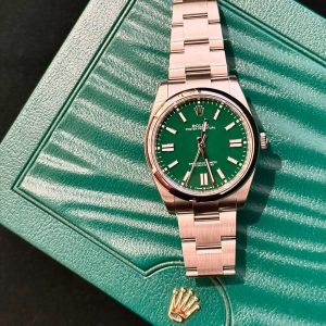Oyster Perpetual 40 von Rolex bei Mundwiler Juwelen in Winterthur